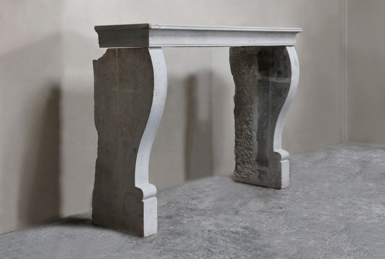 Campagnarde style mantle