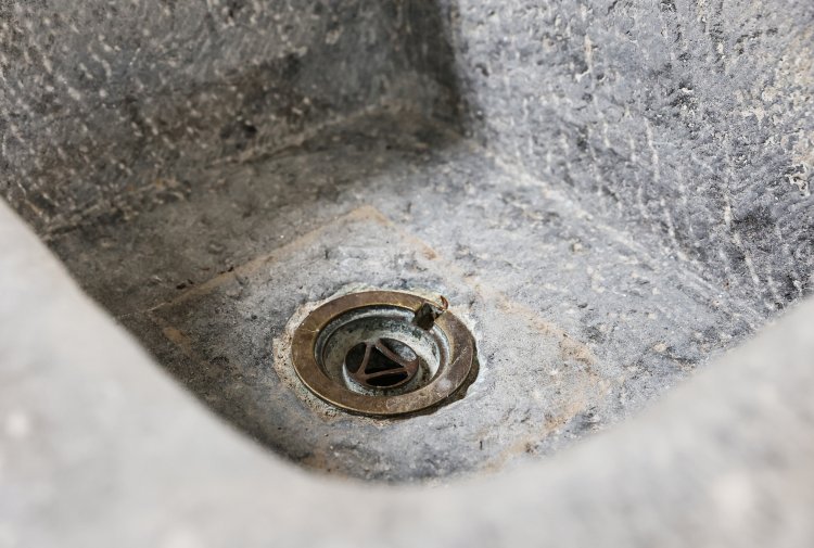 reclaimed sink of belgian bluestone